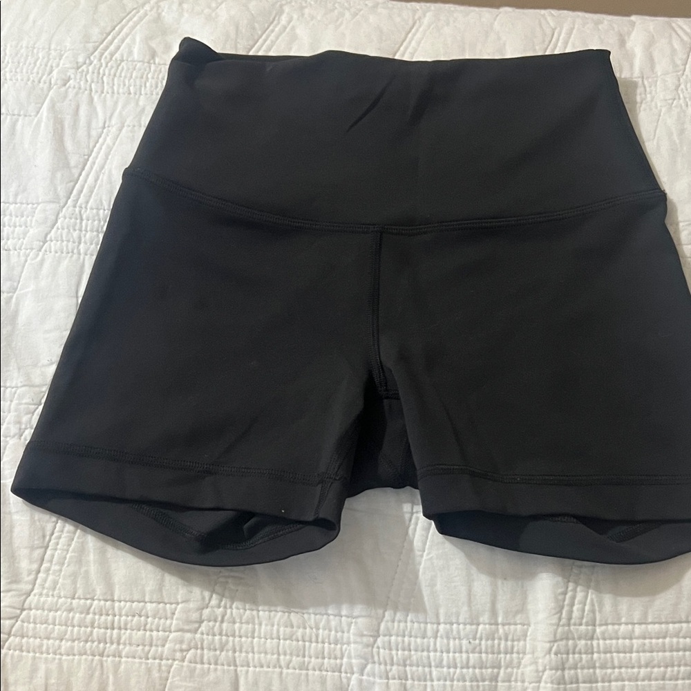 Lululemon Wunder Under black shorts size 4 with 4” inseam